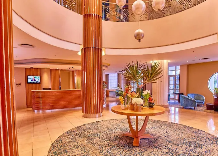 Suncoast Hotel & Towers